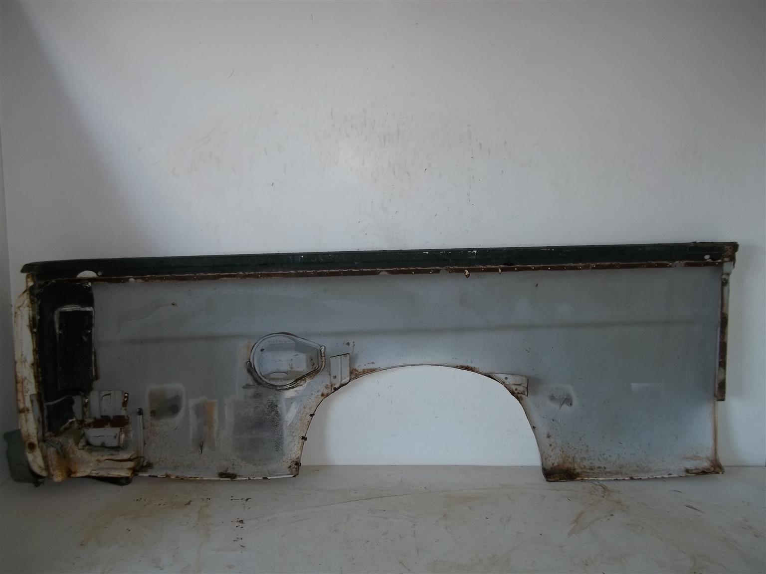 Mahindra Scorpio Pik-Up '06-'22+ left loadbin side panel - Private Seller Mahindra Scorpio Pik-Up '06-'22+ left loadbin side panel - Private Seller