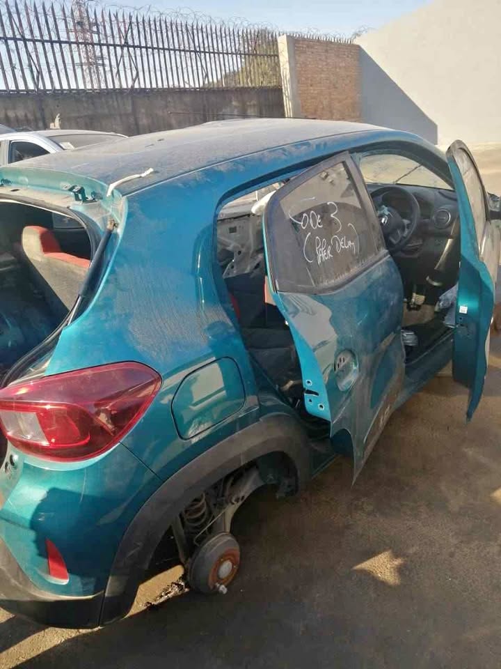 Renault KWID 2018 Model stripping for spares Renault KWID 2018 Model stripping for spares