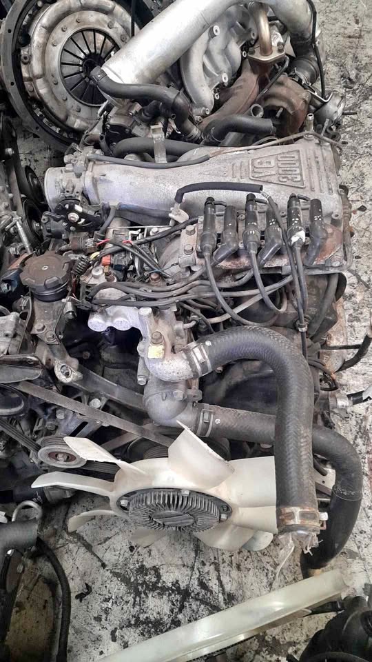 Mitsubishi 3.0 v6 6G72 coil type engine for sale contact Zane