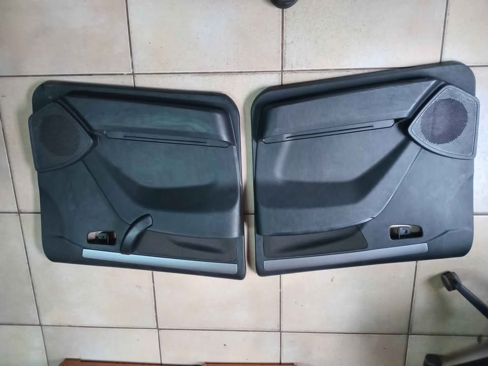 Mahindra Scorpio mhawk 2.2 S6 door panels for sale WhatsApp or cell - Private Seller Mahindra Scorpio mhawk 2.2 S6 door panels for sale WhatsApp or cell - Private Seller