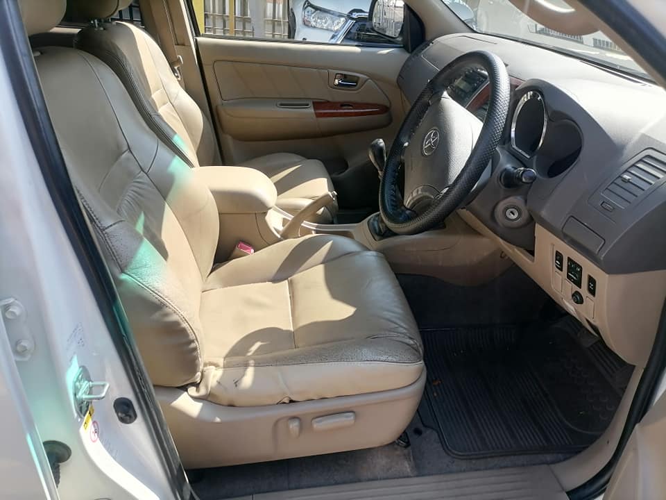 2010 Toyota Fortuner 3.0 D4D 4x2 seven seater with a leather seat