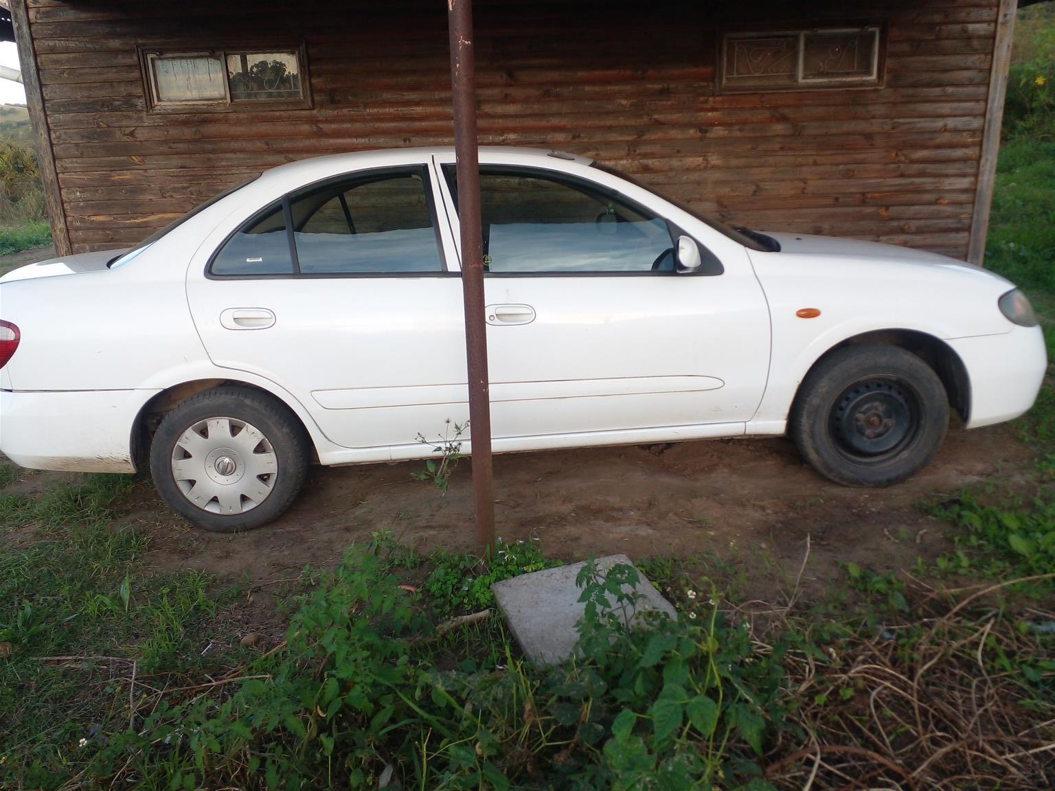 Nissan Almera