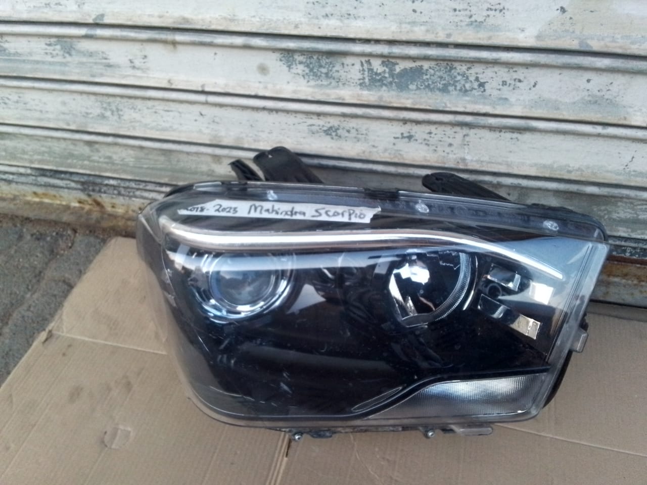 (2018-2023) MAHINDRA SCORPIO RHS HEADLIGHT