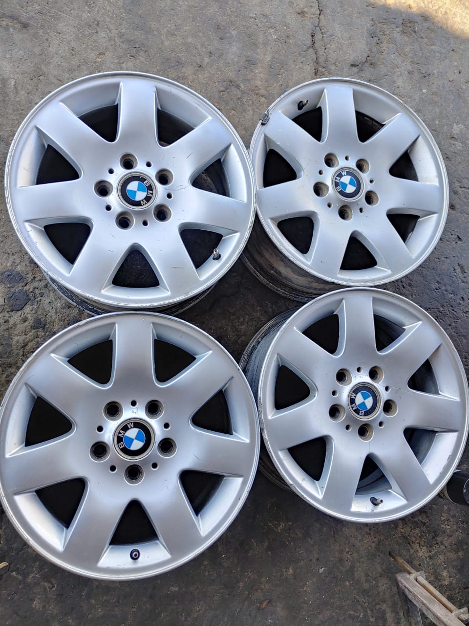 MAG SET BMW 16 INCH 5 HOLE 120PCD FOR SALE - Private Seller