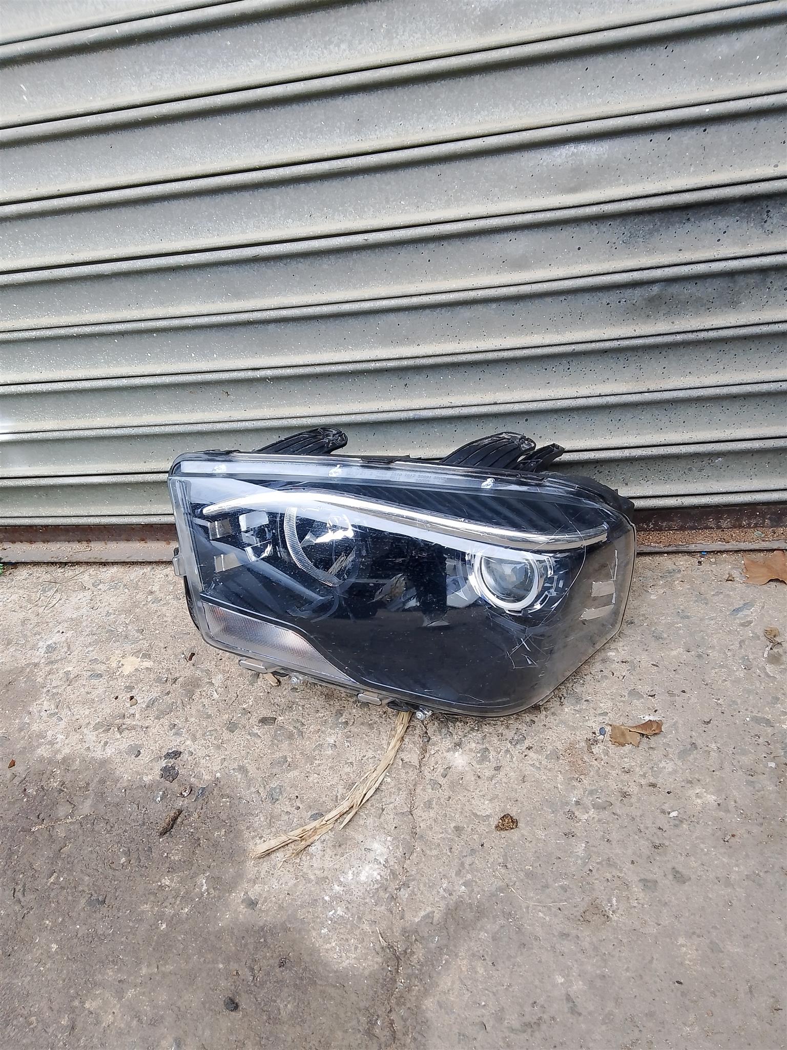 Mahindra Scorpio headlight left side - Private Seller