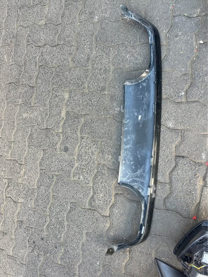 BMW M3 M4 REAR BUMPER DIFFUSER - Private Seller BMW M3 M4 REAR BUMPER DIFFUSER - Private Seller