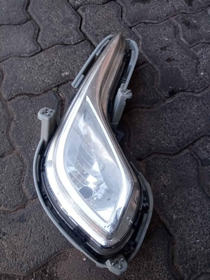Hyundai accent fog light - Private Seller Hyundai accent fog light - Private Seller