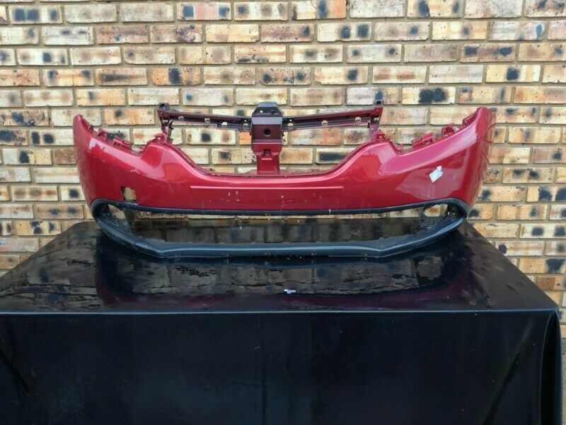 Renault Sandero Stepway Front Bumper - Private Seller Renault Sandero Stepway Front Bumper - Private Seller
