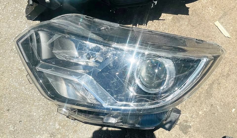 Renault Triber headlight - Private Seller Renault Triber headlight - Private Seller