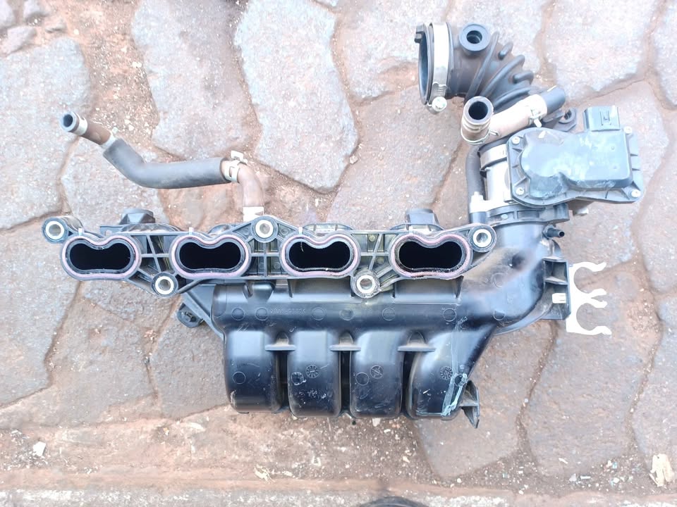 Toyota Rumion intake manifold and throttle body for Sale - Private Seller Toyota Rumion intake manifold and throttle body for Sale - Private Seller