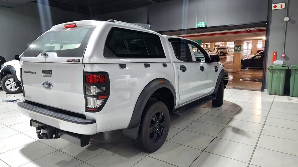 Reflector wheel arches for ford ranger - Private Seller Reflector wheel arches for ford ranger - Private Seller