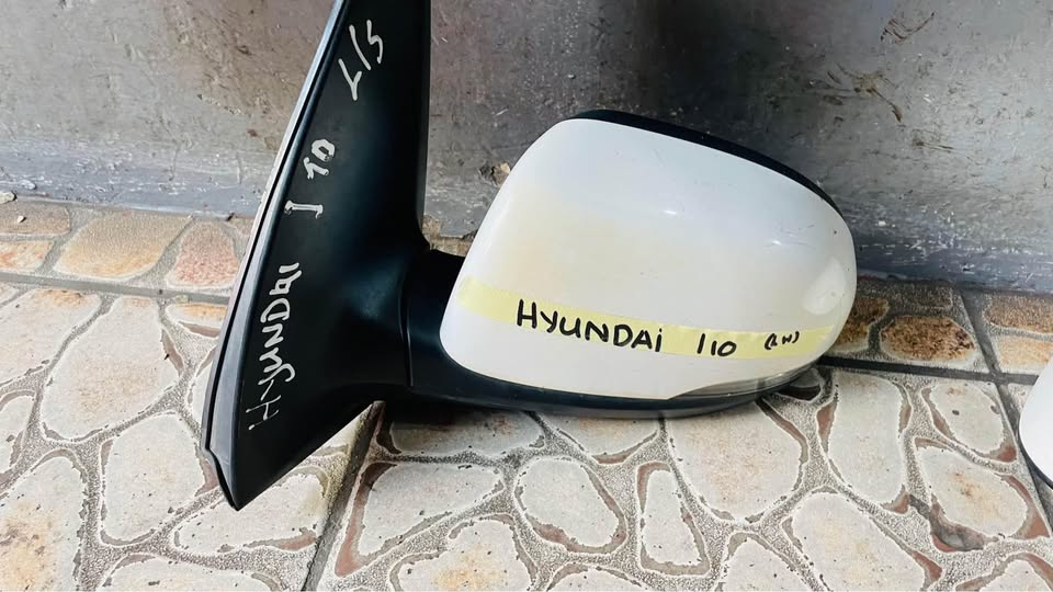 Hyundai i10 side mirror - Private Seller Hyundai i10 side mirror - Private Seller