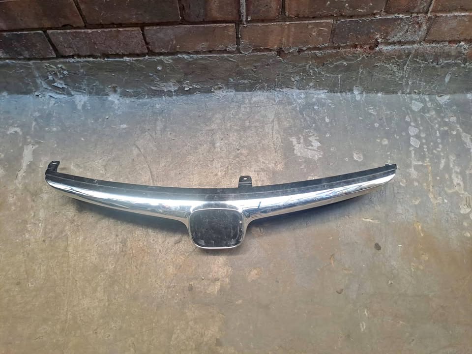 2006 - 2008 Honda Civic Front Grille - Private Seller 2006 - 2008 Honda Civic Front Grille - Private Seller
