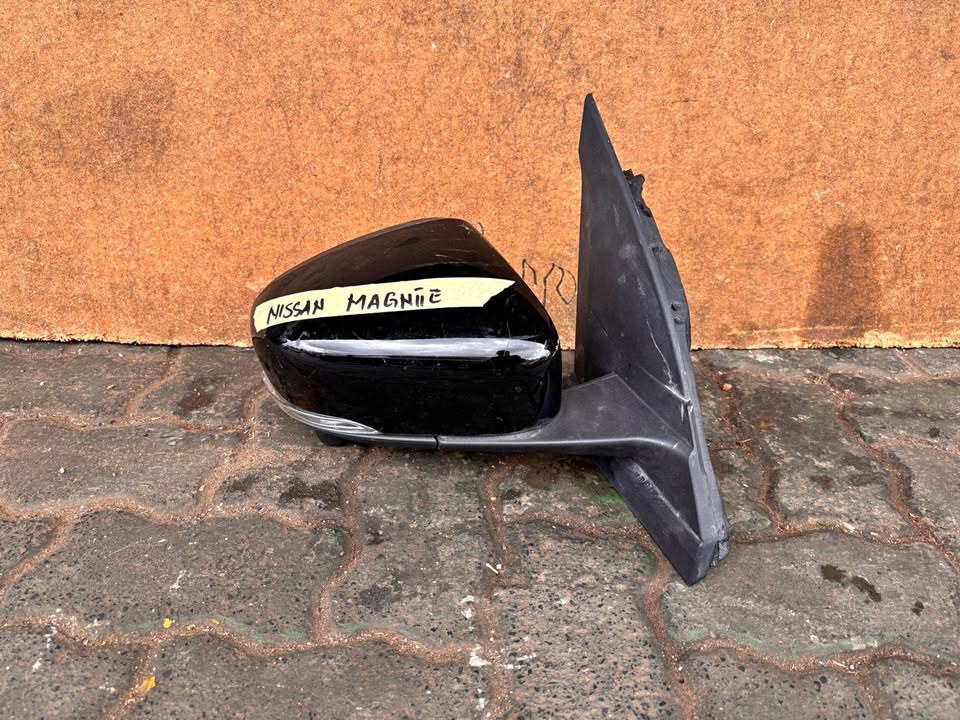 Nissan Magnite Mirror - Private Seller Nissan Magnite Mirror - Private Seller