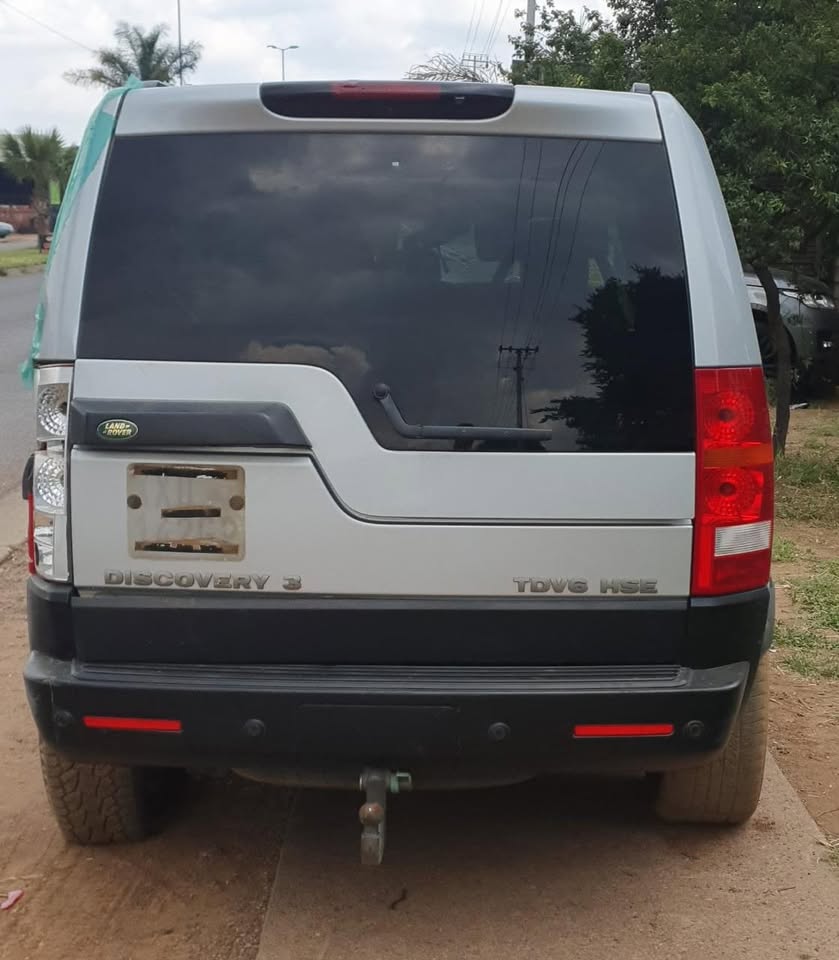 Discovery 3 stripping for parts!!