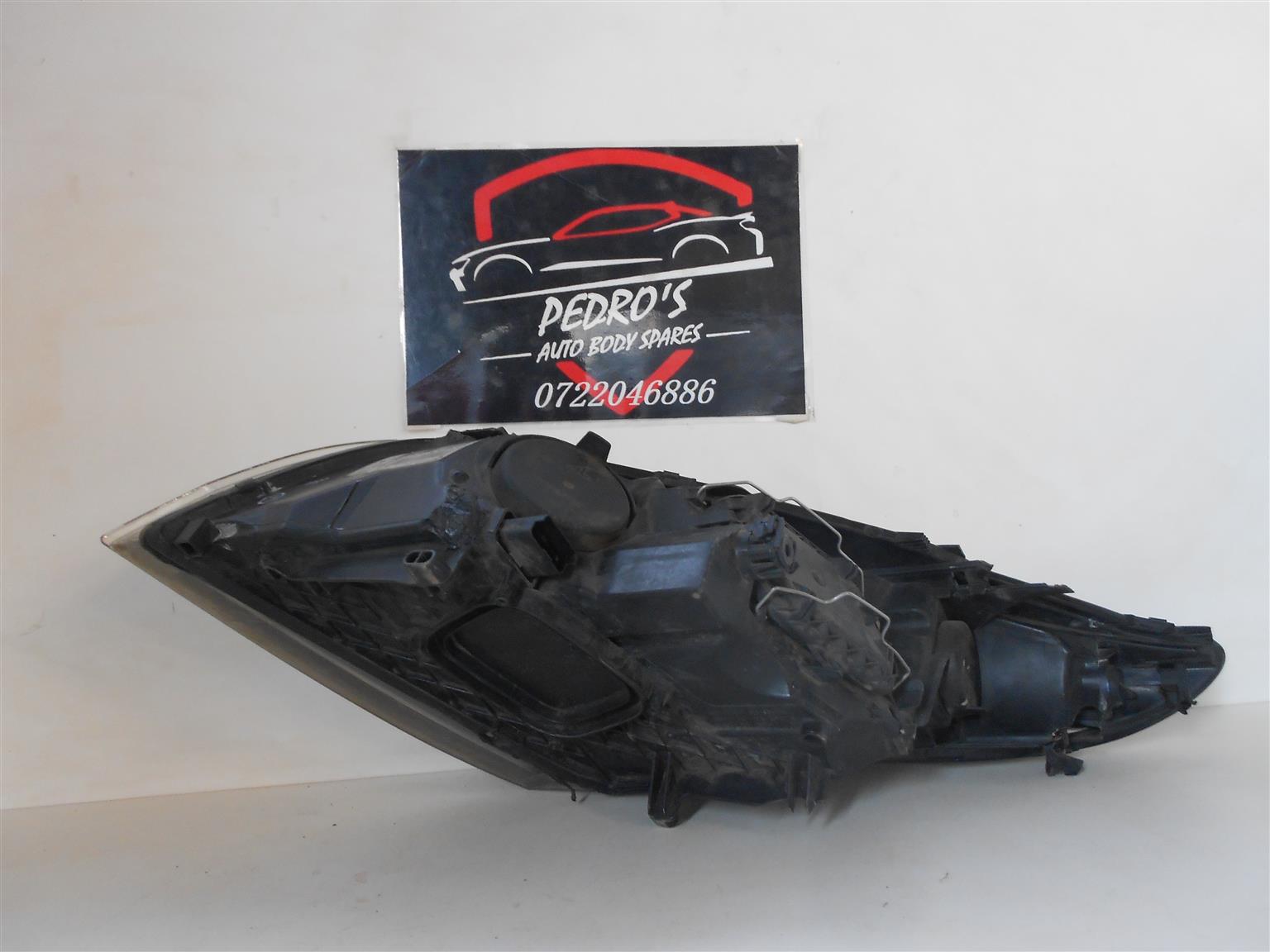 Renault Megane 3 right headlight - Private Seller Renault Megane 3 right headlight - Private Seller