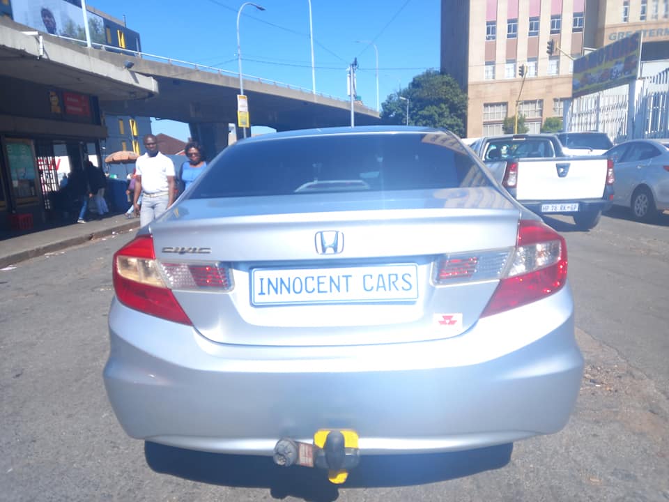 2012 HONDA CIVIC 1.6 PETROL, MANUAL TRANSMISSION, SILVER COLOUR, MILEAGE 82000KM