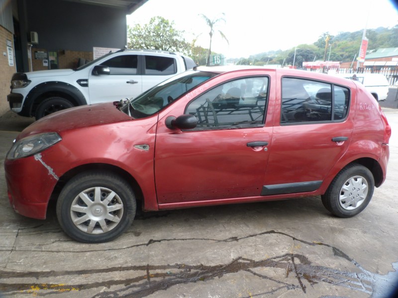 Renault Sandero 1.6 United Manual Red - 2010 STRIPPING FOR SPARES - Private Seller Renault Sandero 1.6 United Manual Red - 2010 STRIPPING FOR SPARES - Private Seller