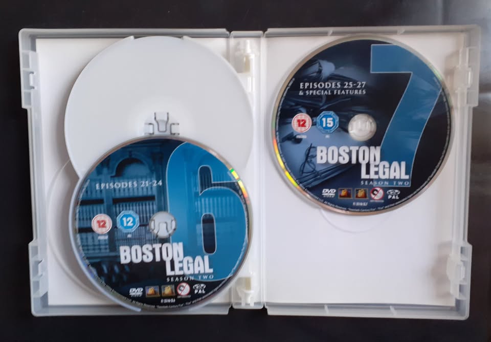 Boston Legal - Season 2 (7 DVD Set)