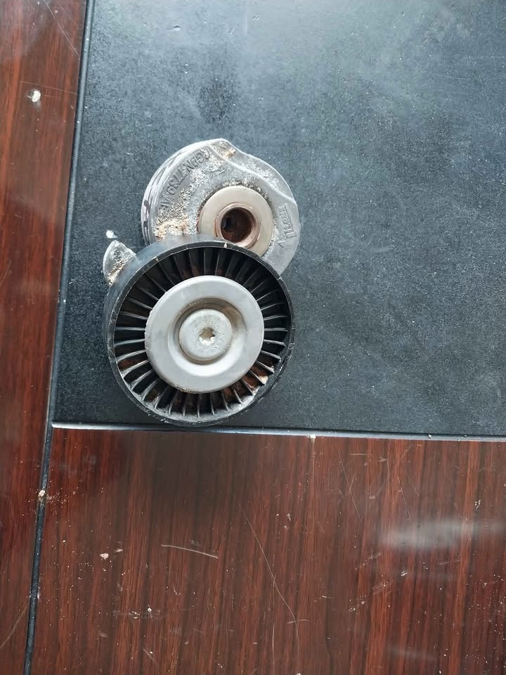 Volvo XC70 T6 2008 Tensioner for sale - Private Seller