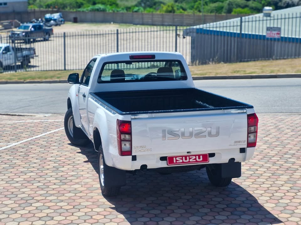 2025 Isuzu D-Max 250 HO (100Kw) Fleetside Safety