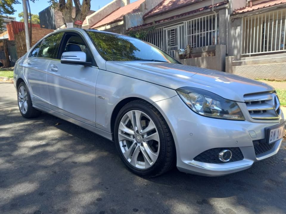 2011 MERCEDES BENZ C180 BLUE EFFICIENCY PETROL, AUTOMATIC, SILVER COLOR, MILEAGE 167,000KMS