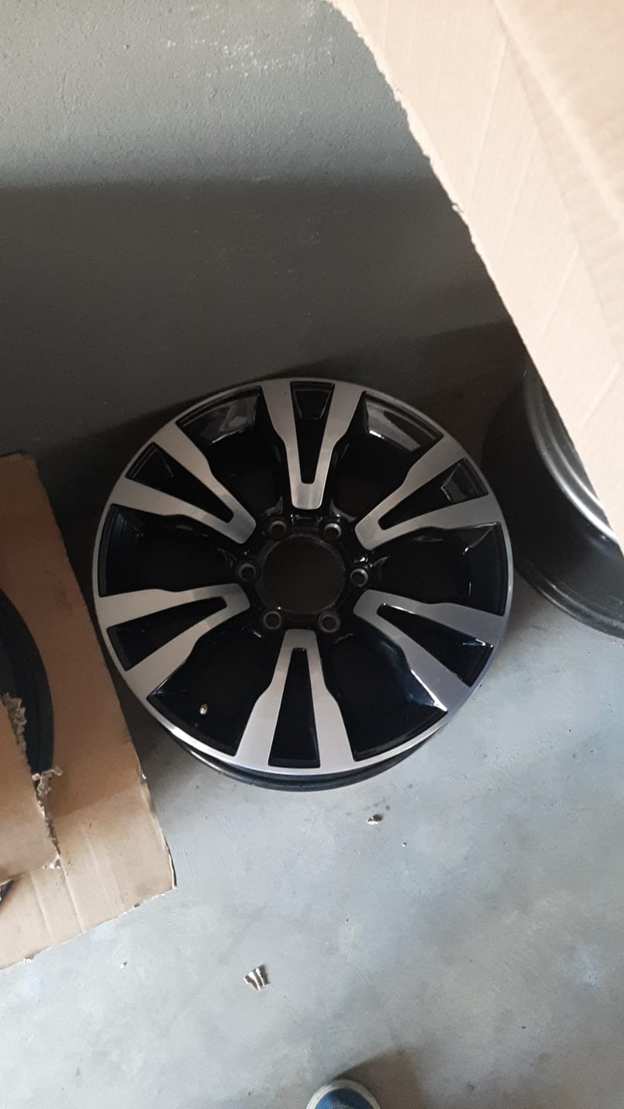 18inch Isuzu X-Rider original mag t use for spare wheel - Private Seller 18inch Isuzu X-Rider original mag t use for spare wheel - Private Seller
