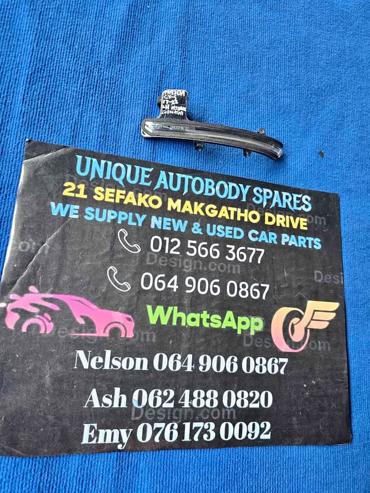 Mazda CX-5 Left Side Mirror Indicator Mazda CX-5 Left Side Mirror Indicator