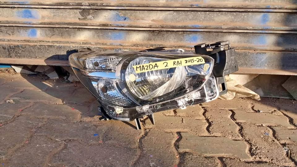 Mazda 2 headlight 2015/20 - Private Seller Mazda 2 headlight 2015/20 - Private Seller