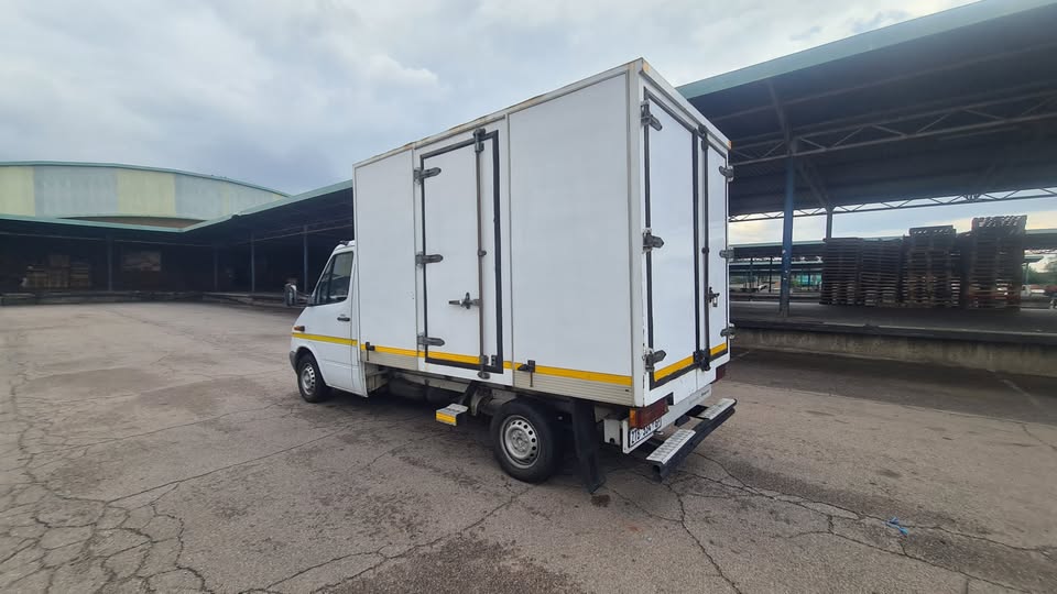 2010 MERCEDES BENZ  SPRINTER V6 AUTO PETROL