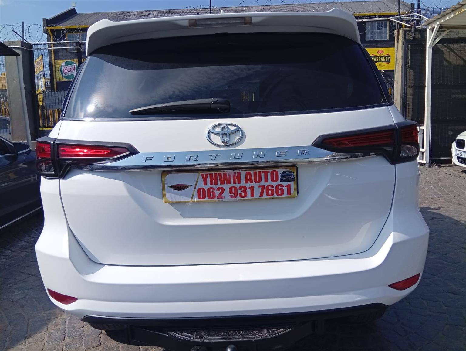 Fortuner 2.8GD-6 SUV 2017 7Seater Diesel Manual 98,000km Leather Seats, G