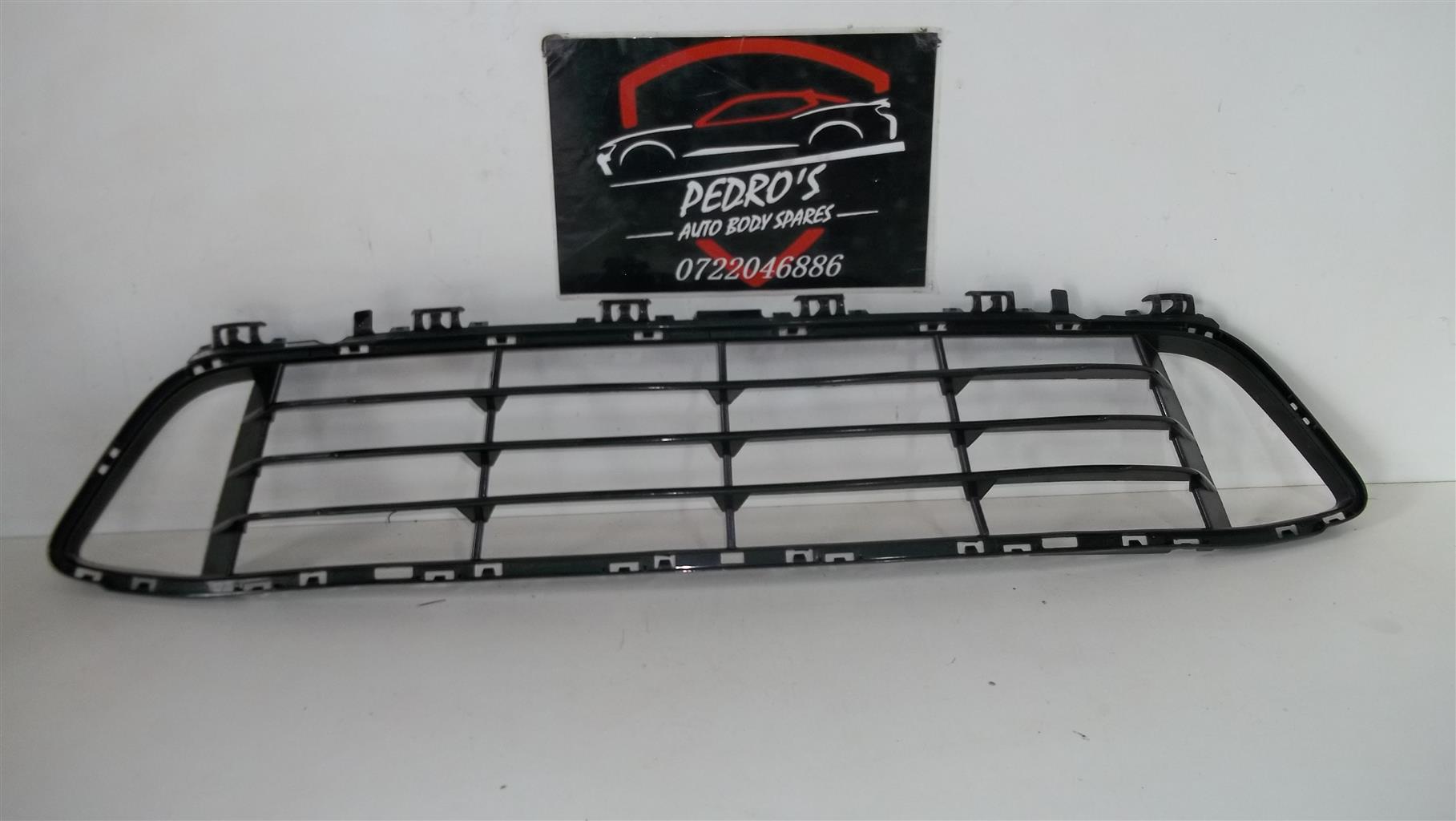 BMW X1 (F48) front bumper grille - Private Seller BMW X1 (F48) front bumper grille - Private Seller