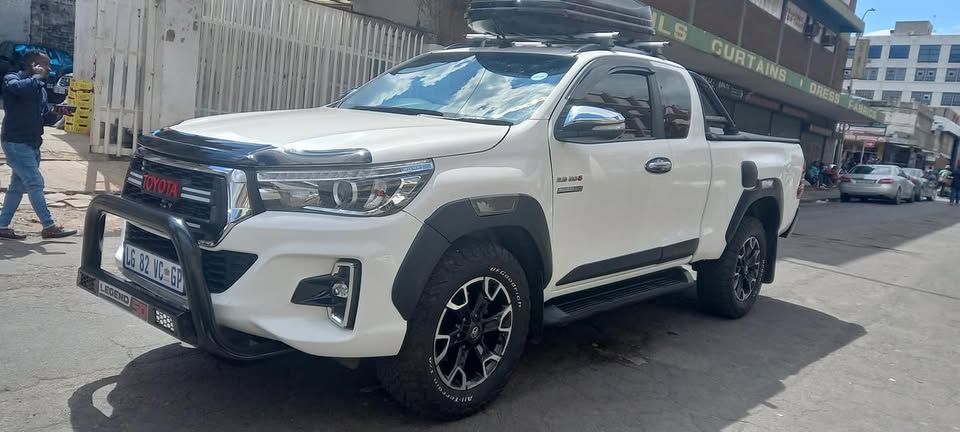2020 TOYOTA HILUX 2.8 GD6 DIESEL  AUTOMATIC, EXTRA CAB LEGEND 50 4X2,  WHITE COLOR 60000KM