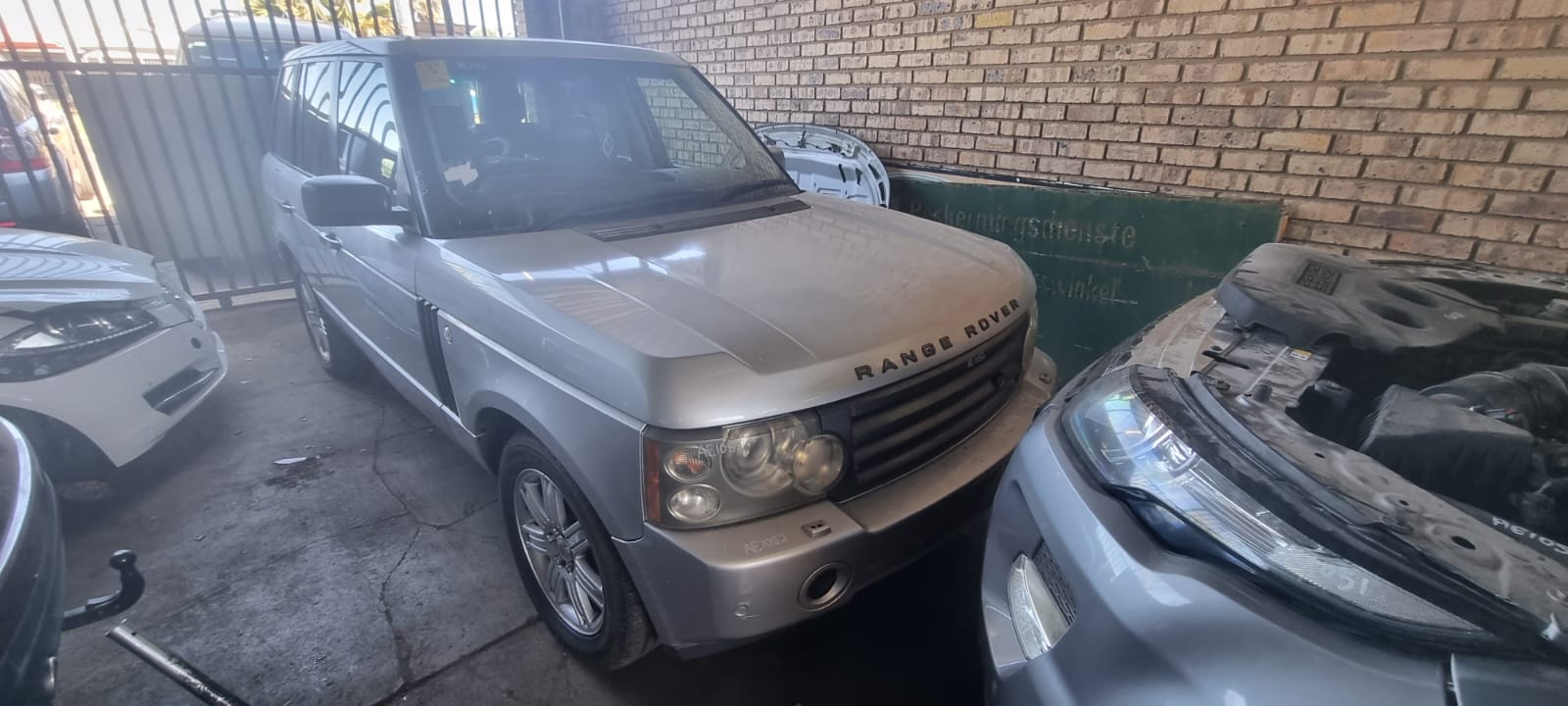 2006 Range Rover Vogue 4.4l V8 HSE Stripping for Spares 2006 Range Rover Vogue 4.4l V8 HSE Stripping for Spares
