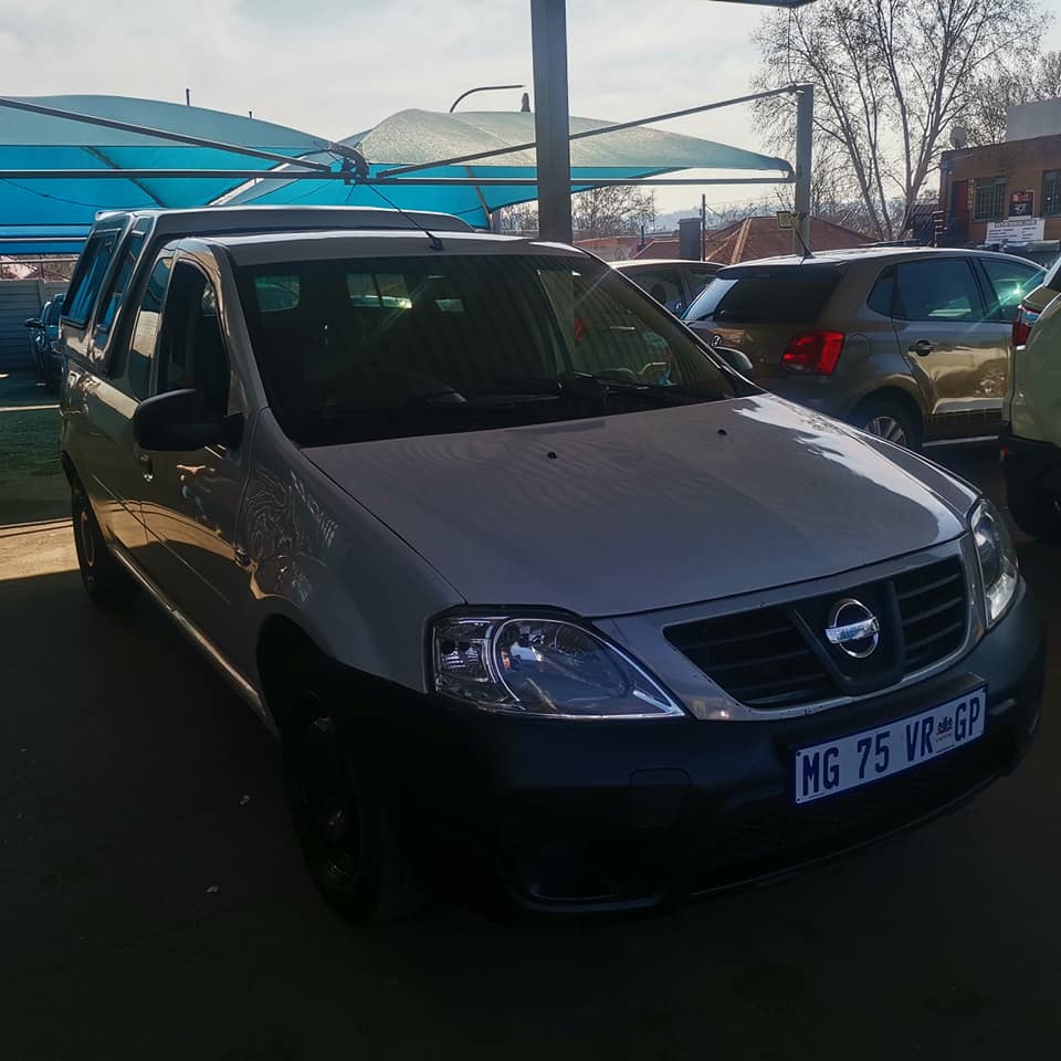 2018 NISSAN NP200 1.6 83 000KM MANUEL PETROL WHITE COLOR PRICE