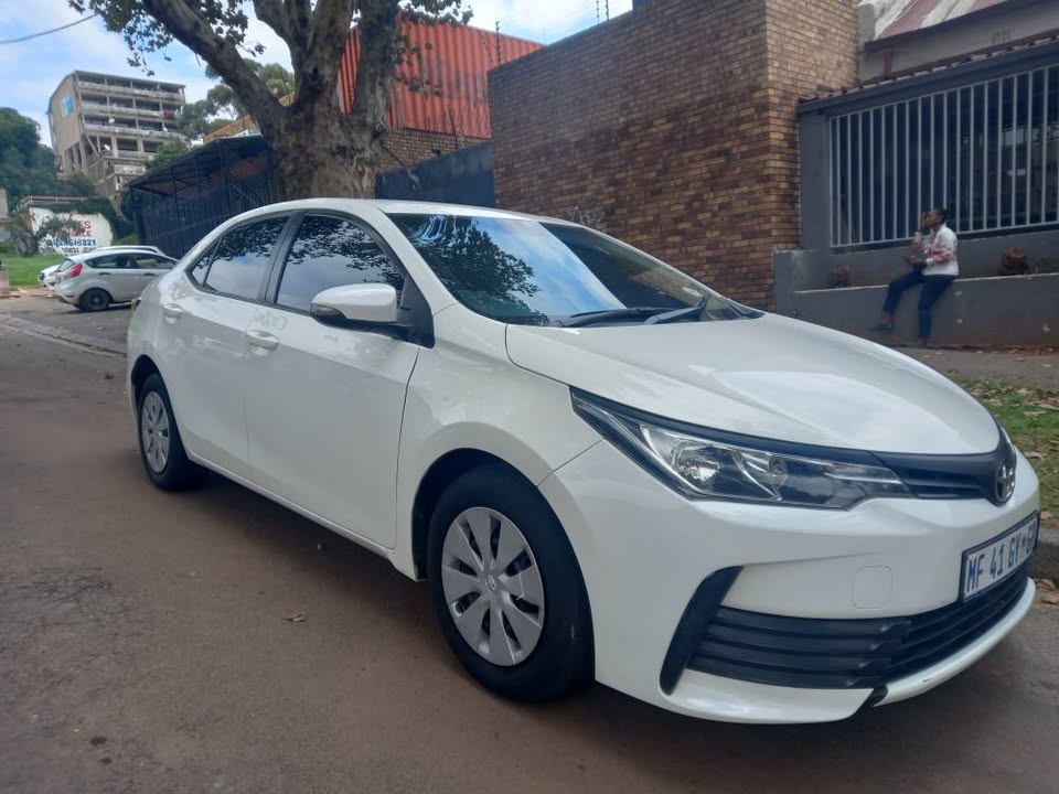 2020 Toyota Corolla Prestige 1.8 Petrol, Manual, White, 75000kms. Spare Key