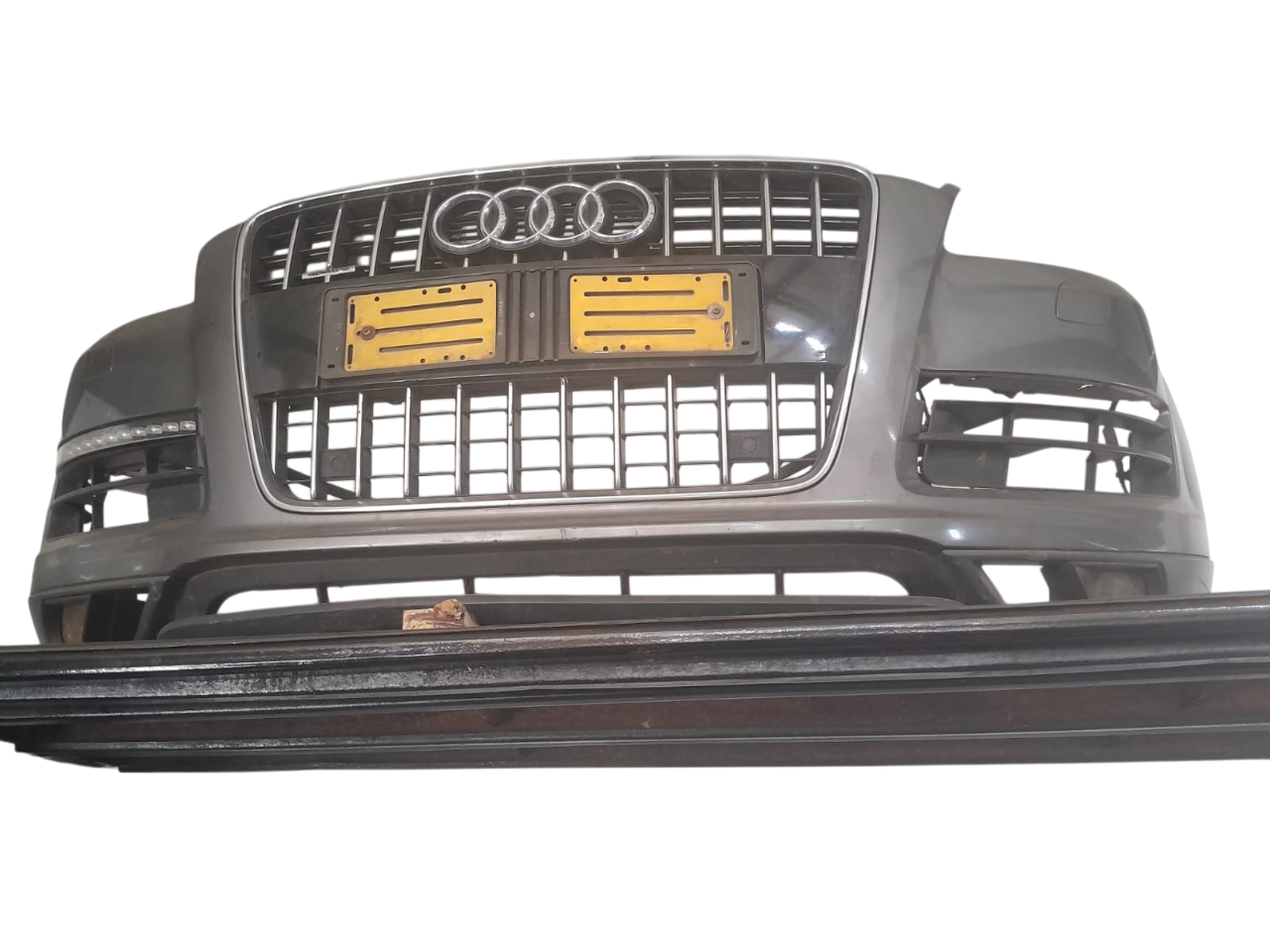 🚘 Audi Q5 Front Bumper For Sale – Genuine OEM Replacement! 🚘 - Private Seller