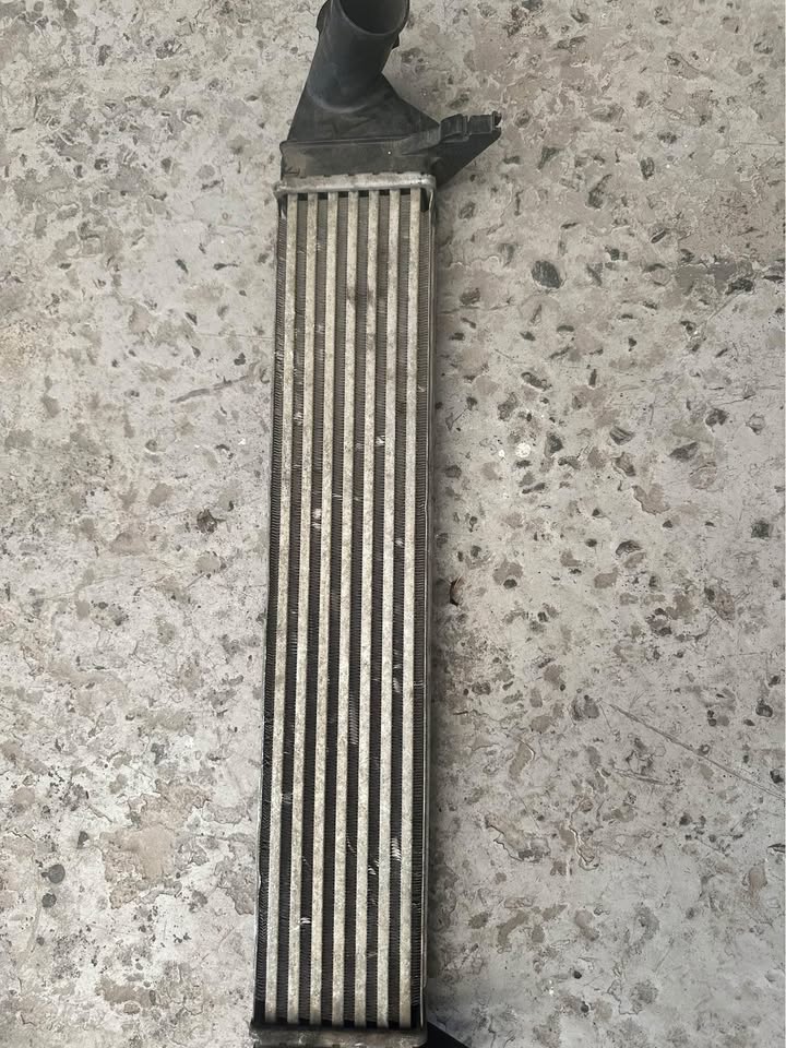 Renault Sandero intercooler - Private Seller Renault Sandero intercooler - Private Seller