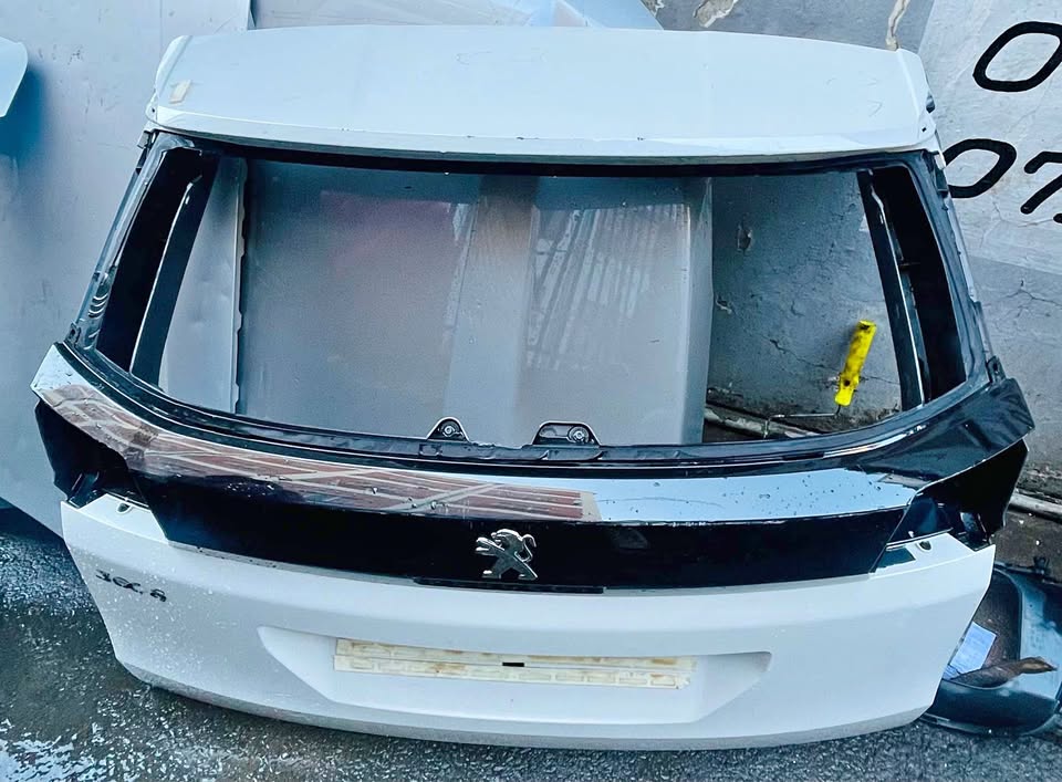 Peugeot 3008 tailgate - Private Seller