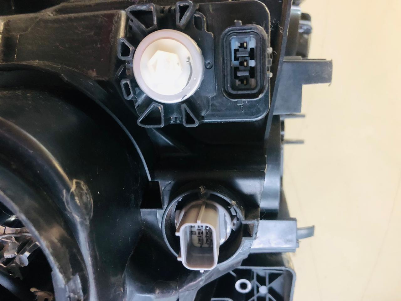 Honda CR-V facelift left side xenon headlight - Private Seller