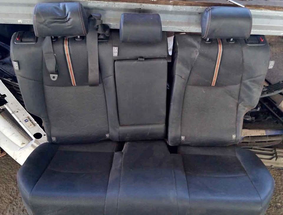 Toyota RAV4 2019 back seat - Private Seller Toyota RAV4 2019 back seat - Private Seller