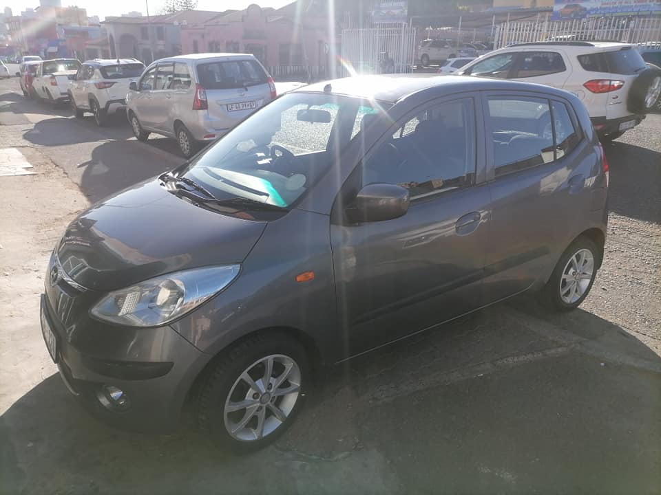 2010 Hyundai i10 1.1 Hatchback with a Nice interior seat and Service book and spare key