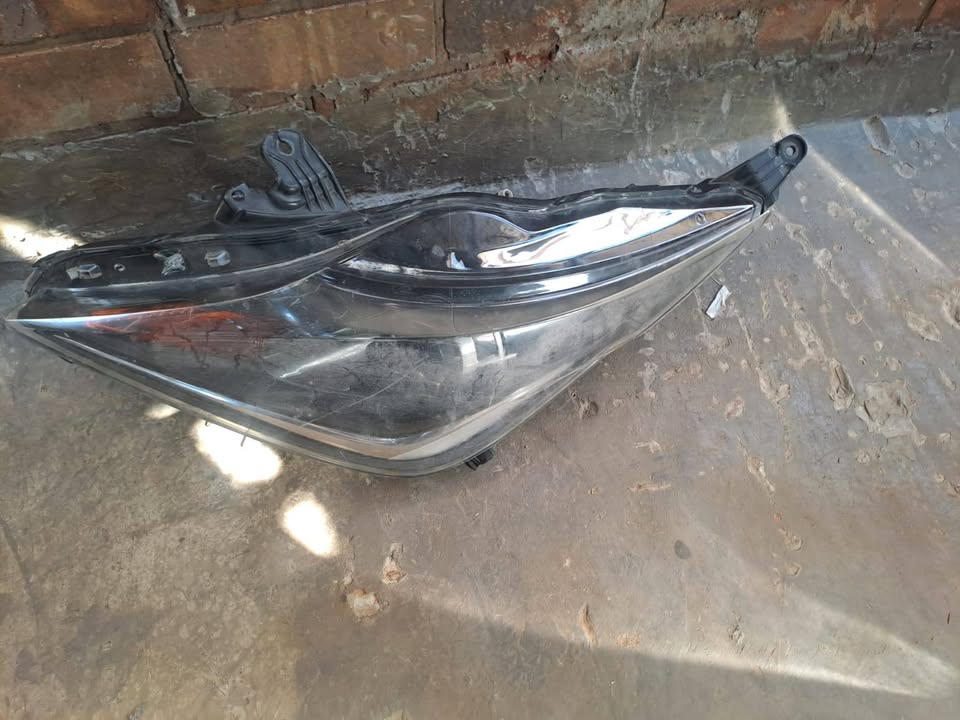 2011 - 2019 Toyota Aygo Headlight Left Side - Private Seller