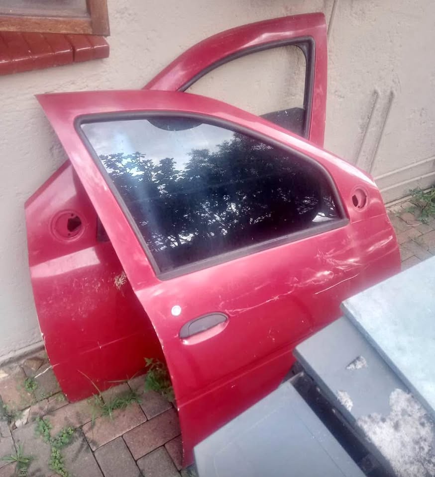Nissan NP200 doors - Private Seller Nissan NP200 doors - Private Seller