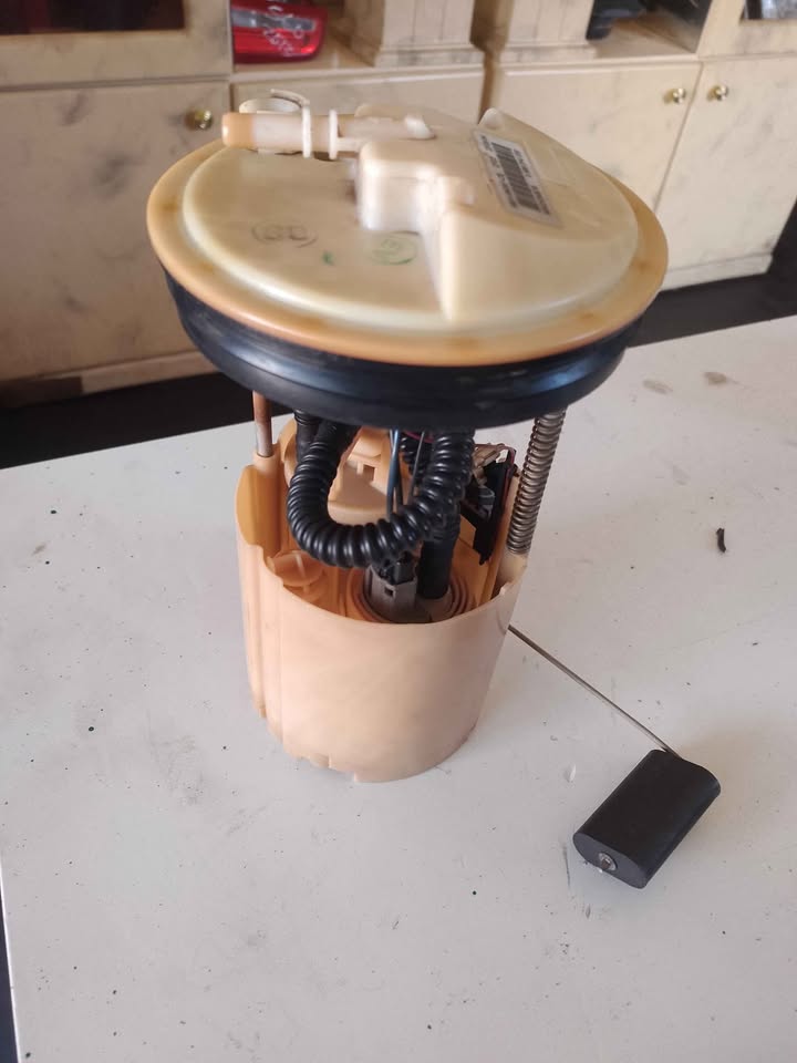 FUEL PUMP VOLVO V50 2003-2012 FOR SALE DELIVERY AVAILABLE COUNTRY WIDE - Private Seller FUEL PUMP VOLVO V50 2003-2012 FOR SALE DELIVERY AVAILABLE COUNTRY WIDE - Private Seller