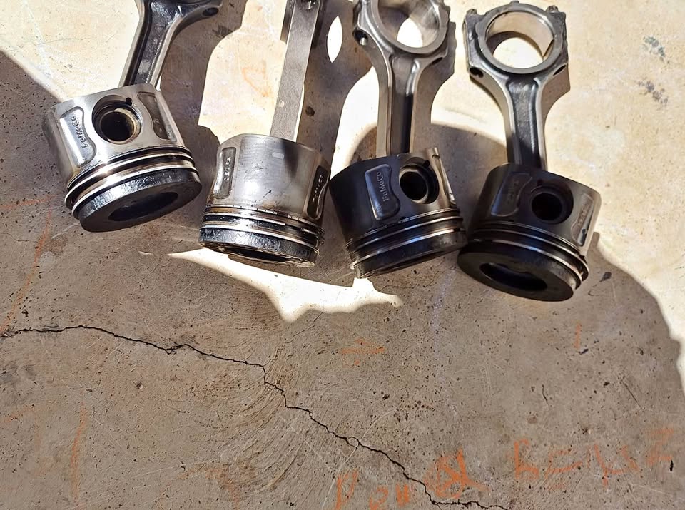 Ford ranger 2.2 pistons - Private Seller Ford ranger 2.2 pistons - Private Seller