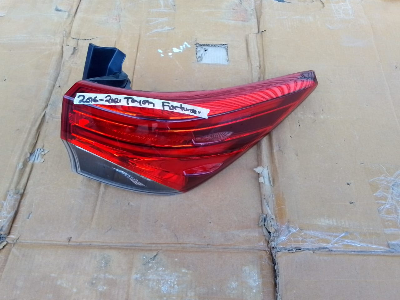 (2016-2020) TOYOTA FORTUNER RHS LED REAR TAILIGHT - Private Seller