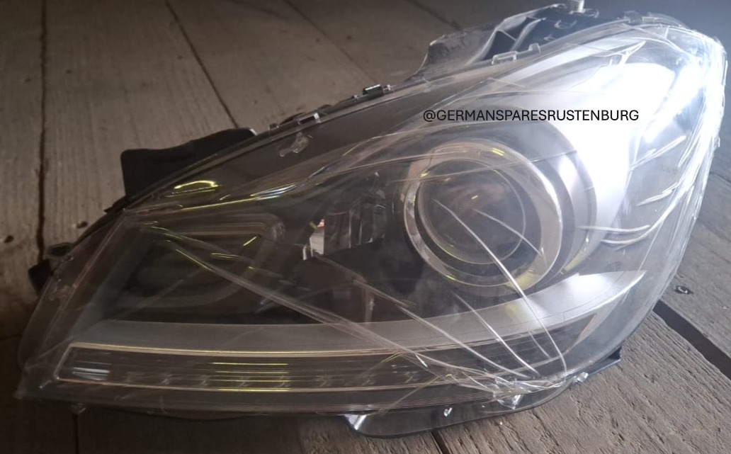 MERC W204 FACE-LIFT XENON NEW  HEADLIGHTS - Private Seller