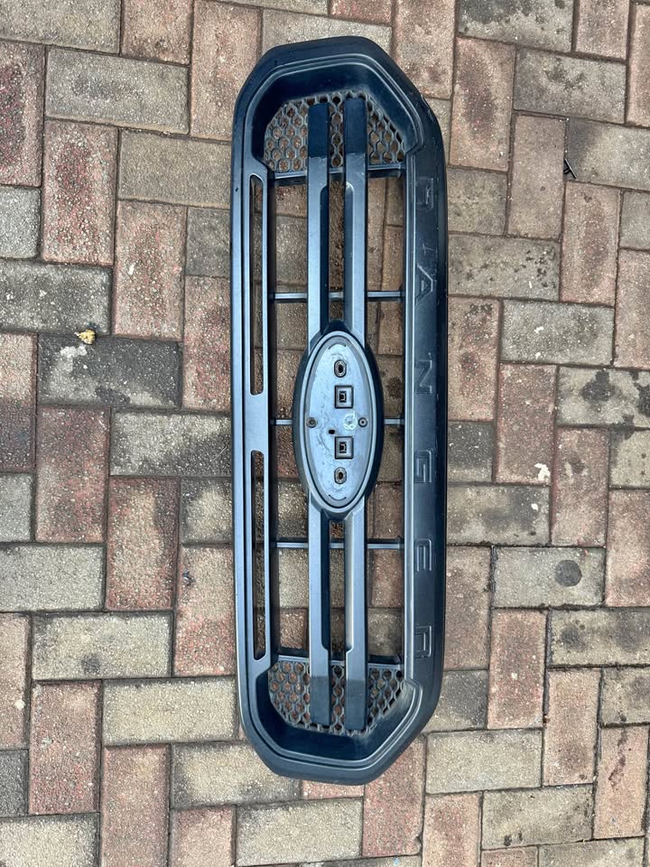 Ford Ranger T8 Main Front Bumper Grill - Private Seller Ford Ranger T8 Main Front Bumper Grill - Private Seller