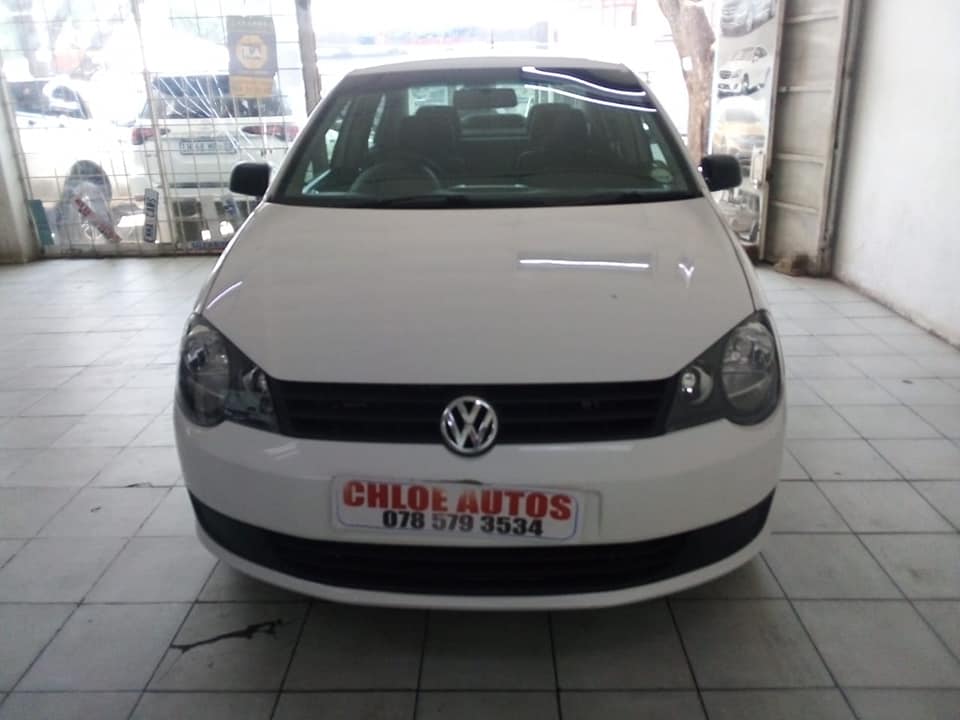 2012 VW POLO VIVO 1.4 TRENDLINE , SEDAN  106 000km  WHITE  AUTOMATIC  SPAREKEY